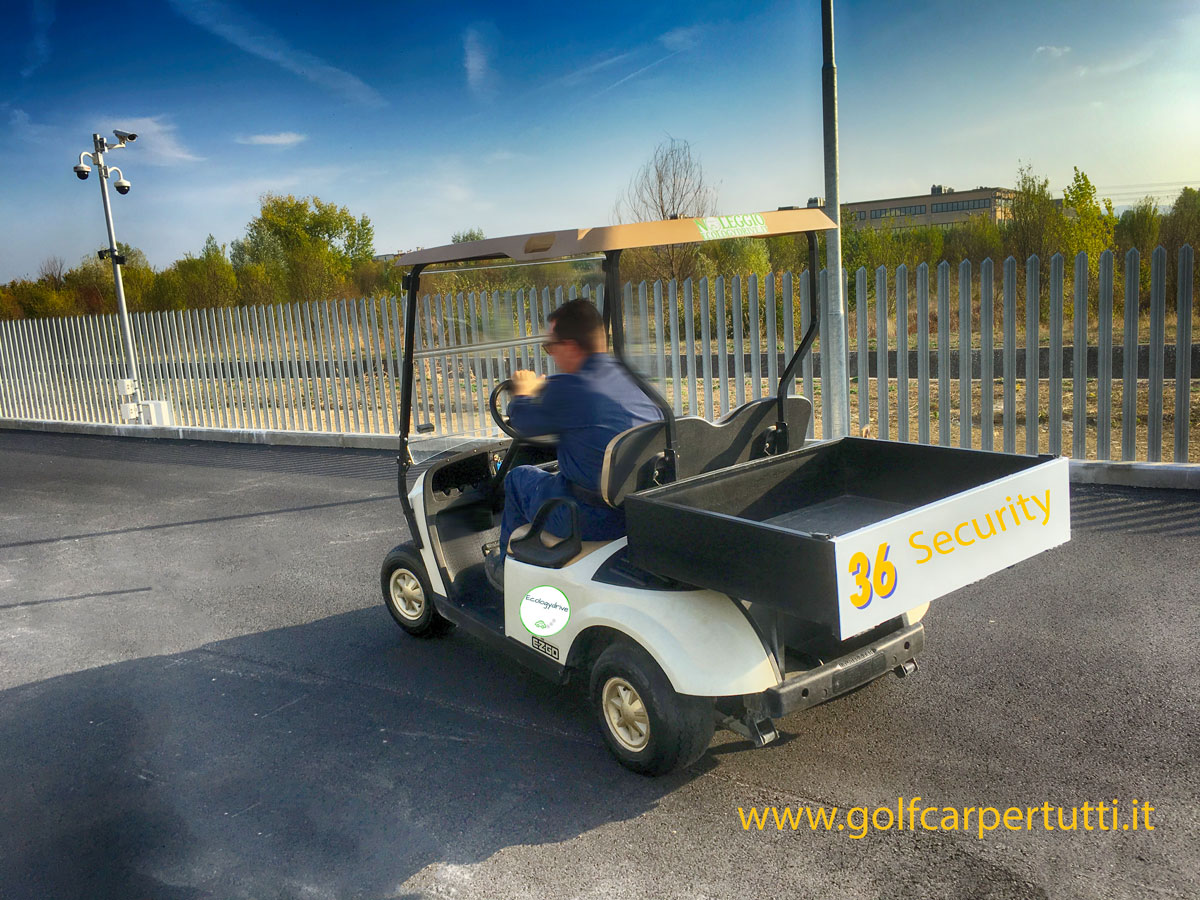 veicolo golf car elettrico per vigilanza
